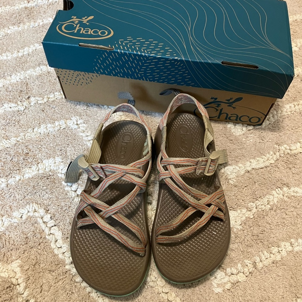 Girls size 4 Chacos I’m a woman’s size 6